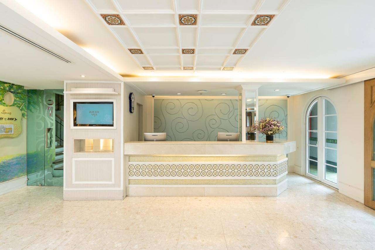 La Petite Salil Sukhumvit Thonglor 1 Hotell Bangkok Exteriör bild