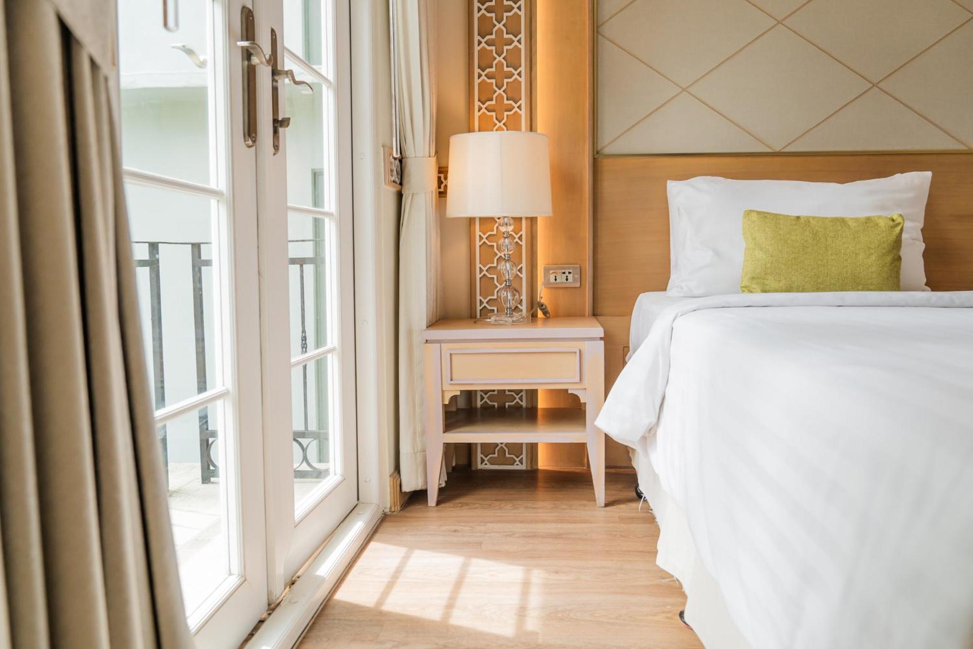 La Petite Salil Sukhumvit Thonglor 1 Hotell Bangkok Exteriör bild